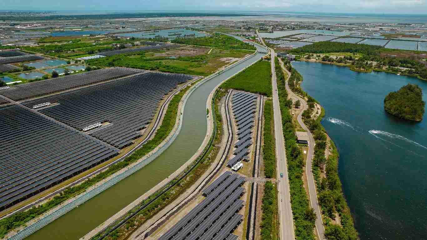 william威廉中文官网能源事业提供智慧能源管理、、、太阳能监控管理、、、全方位电厂建置及运维解决方案，，并拥有管理超过6000案场的经验